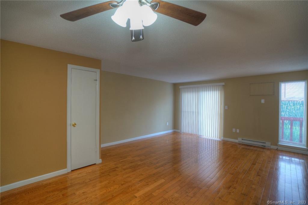 528 Shennecossett Road 14