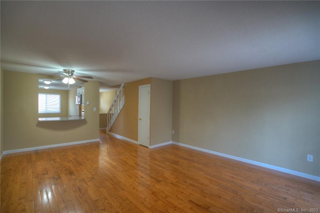 528 Shennecossett Road 14