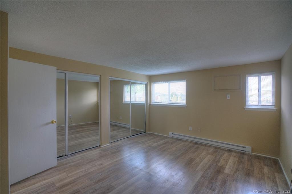 528 Shennecossett Road 14