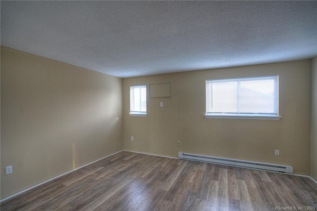 528 Shennecossett Road 14