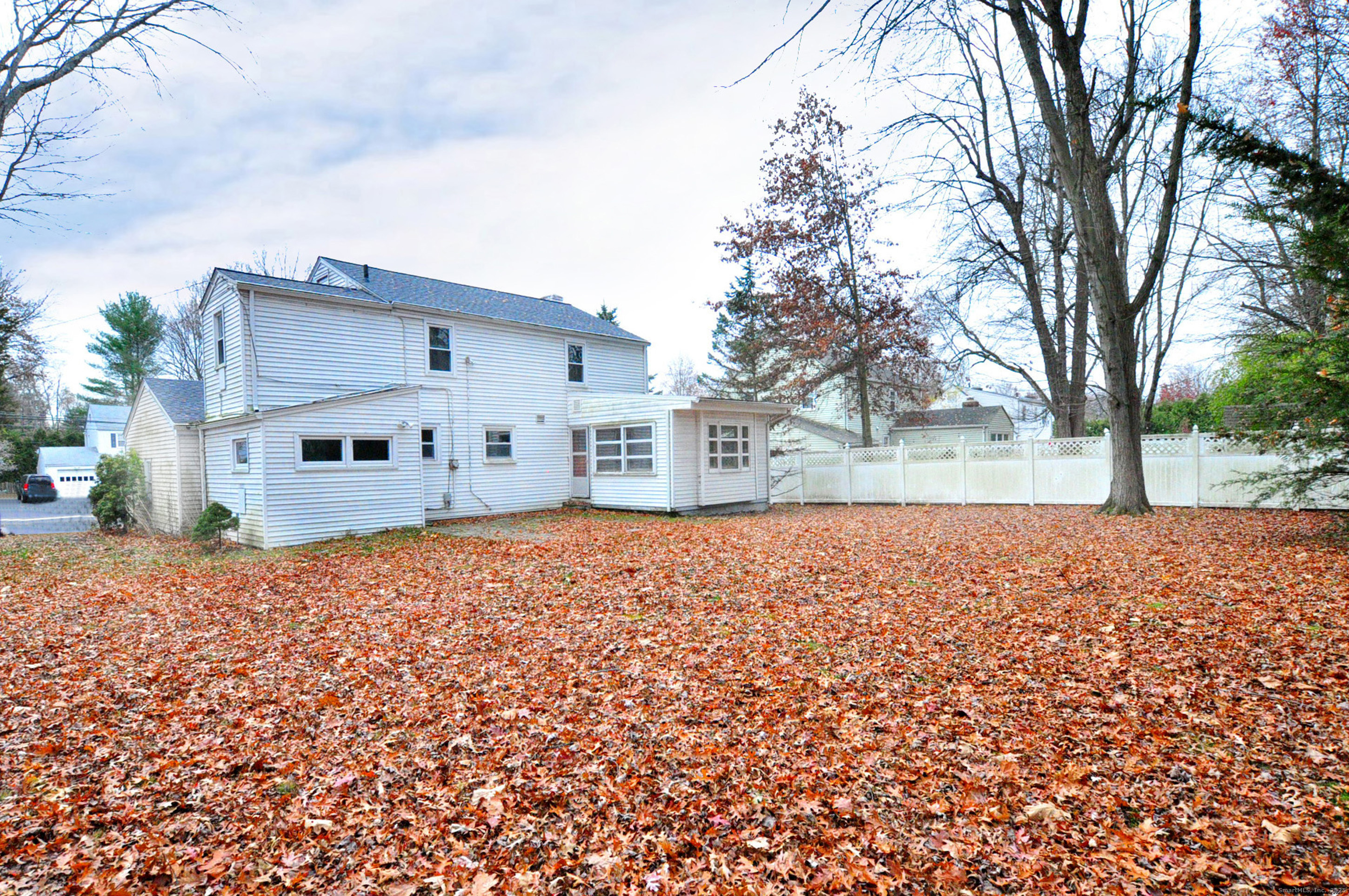 Photo 40 of 19 Seneca Road, West Hartford, CT