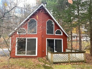 Homes for sale in Southbury, CT | 270 Manor Rd, Southbury, CT 06488 | MLS# 24142104