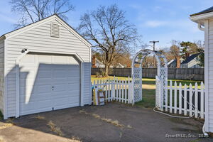 Homes for sale in Manchester, CT | 43 Salem Rd, Manchester, CT 06040 | MLS# 24141653