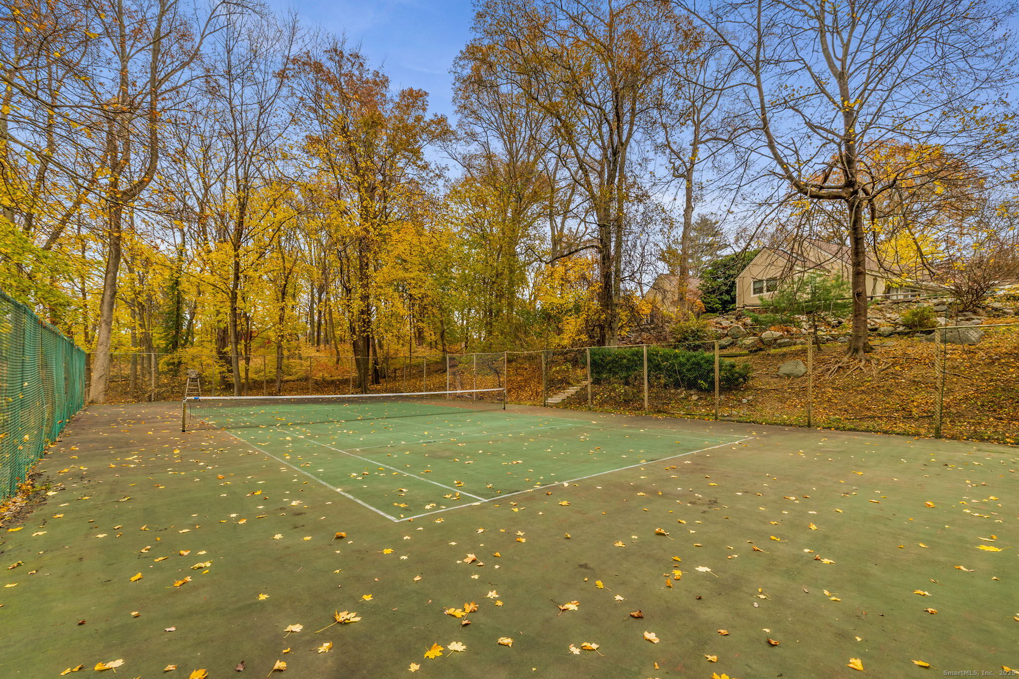 Homes for sale in Stamford, CT | 88 Starin Dr, Stamford, CT 06902 | MLS# 24138826