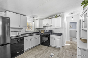 Homes for sale in Ledyard, CT | 1010 Long Cove Rd, Ledyard, CT 06339 | MLS# 24141759