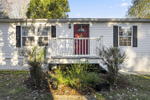 Homes for sale in Ledyard, CT | 1010 Long Cove Rd, Ledyard, CT 06339 | MLS# 24141759