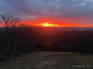 Homes for sale in New Fairfield, CT | 6a Rock Ridge Ct, New Fairfield, CT 06812 | MLS# 24132941