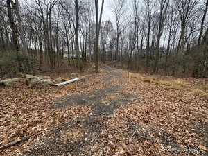 Homes for sale in Newtown, CT | 31 Oak Ridge Dr, Newtown, CT 06470 | MLS# 24142278