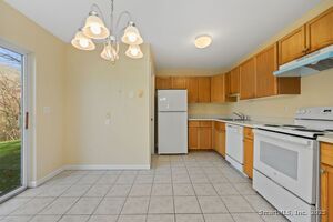 Homes for sale in Waterbury, CT | 92 Hamden Ave #APT 4, Waterbury, CT 06704 | MLS# 24141442