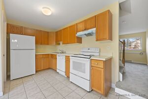 Homes for sale in Waterbury, CT | 92 Hamden Ave #APT 4, Waterbury, CT 06704 | MLS# 24141442