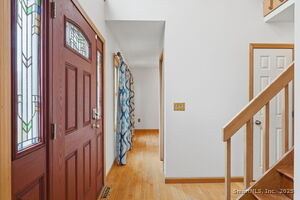 Homes for sale in Middletown, CT | 27 Valley Dr, Middletown, CT 06457 | MLS# 24135299