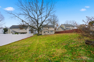 Homes for sale in Stratford, CT | 72 Broadmere Rd, Stratford, CT 06614 | MLS# 24141929