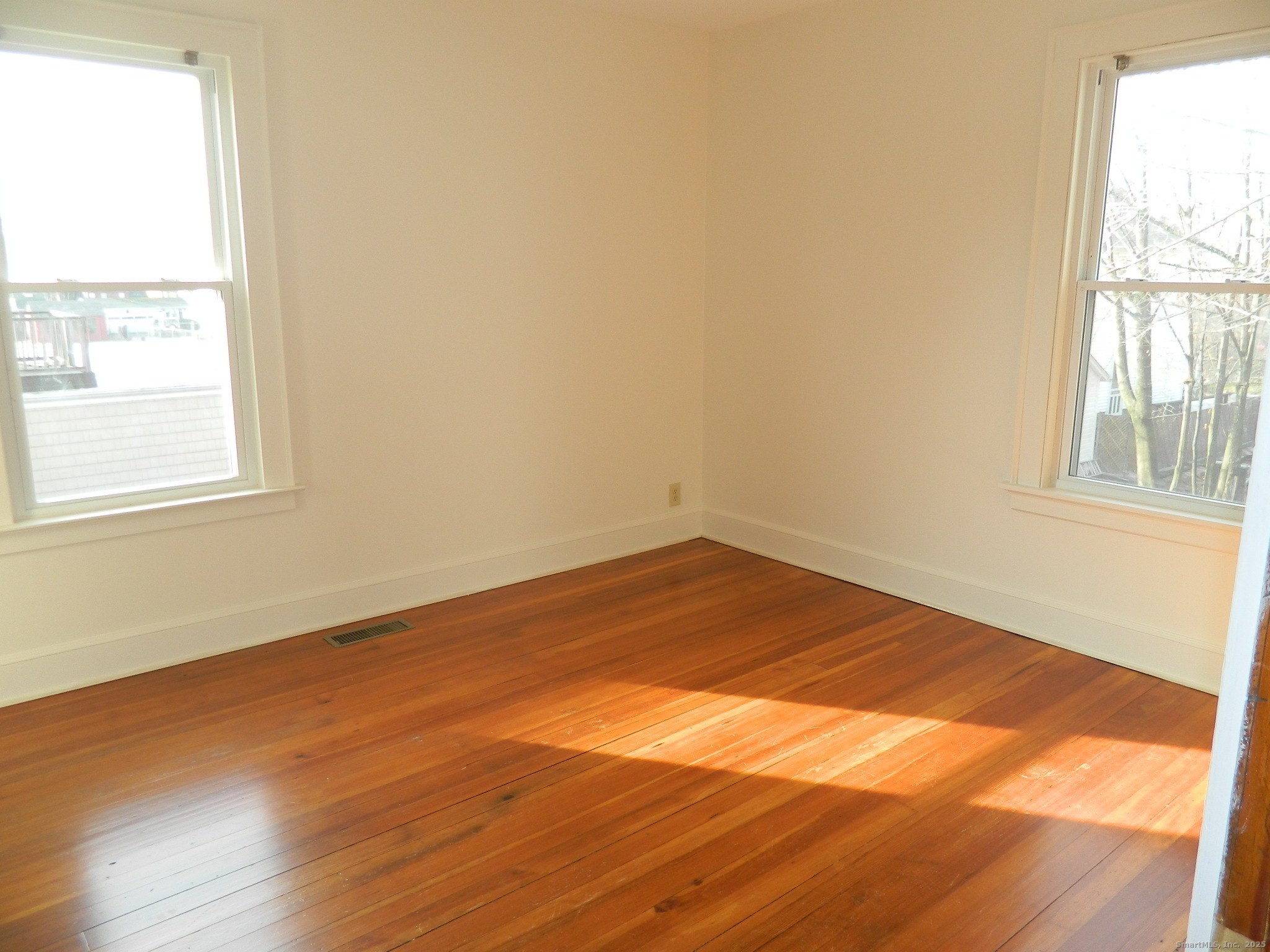 191 Bradley Avenue photo 10