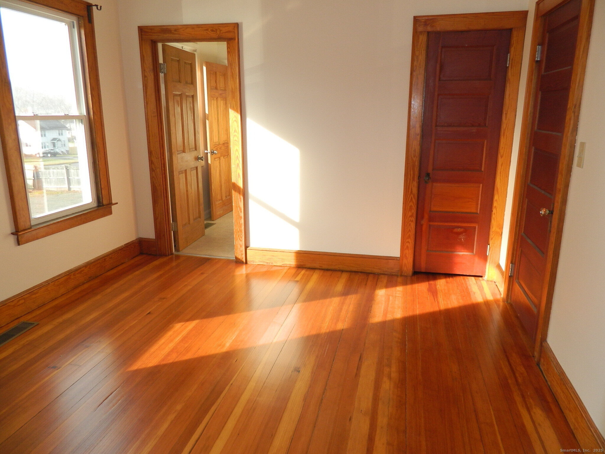 191 Bradley Avenue photo 13