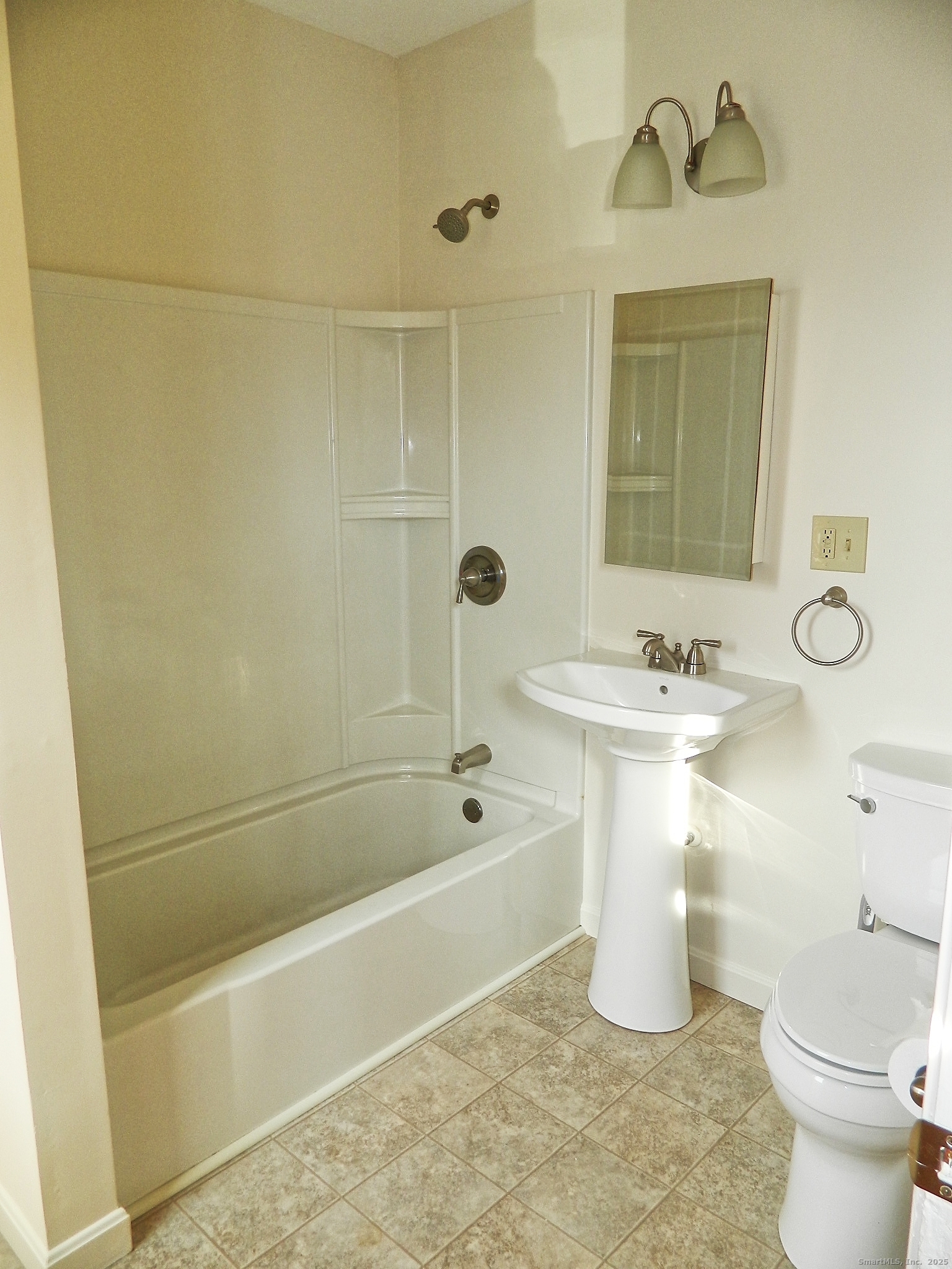 191 Bradley Avenue photo 14