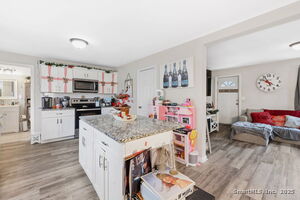 Homes for sale in Enfield, CT | 16 Brainard Rd, Enfield, CT 06082 | MLS# 24142378