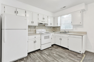 Homes for sale in Milford, CT | 105 Carriage Path S #105, Milford, CT 06460 | MLS# 24141842