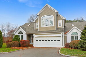 Homes for sale in Fairfield, CT | 76 Hilary Cir #76, Fairfield, CT 06825 | MLS# 24142426