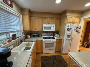 Homes for sale in Farmington, CT | 18 Greenbriar Dr #APT A, Farmington, CT 06032 | MLS# 24141051