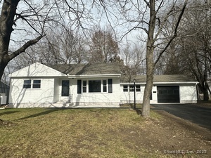 Homes for sale in Enfield, CT | 9 Eleanor Rd, Enfield, CT 06082 | MLS# 24142336