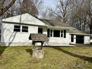 Homes for sale in Enfield, CT | 9 Eleanor Rd, Enfield, CT 06082 | MLS# 24142336