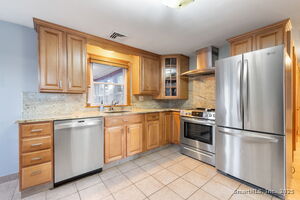 Homes for sale in West Hartford, CT | 394 Trout Brook Dr, West Hartford, CT 06110 | MLS# 24127652