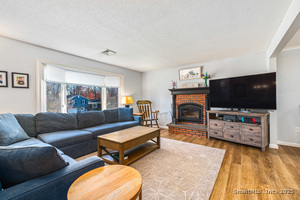 Homes for sale in Cromwell, CT | 5 Palmer Cir, Cromwell, CT 06416 | MLS# 24142455