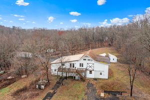 Homes for sale in Oxford, CT | 61 Pope Rd, Oxford, CT 06478 | MLS# 24139380