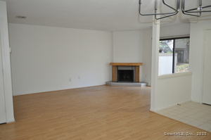 Homes for sale in Avon, CT | 7 Chestnut Dr #7, Avon, CT 06001 | MLS# 24142487