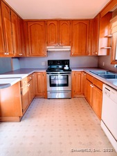 Homes for sale in Groton, CT | 140 Laurelwood Rd, Groton, CT 06340 | MLS# 24142528