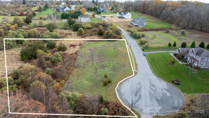 Homes for sale in Norwich, CT | 33 Farm View Dr, Norwich, CT 06360 | MLS# 24142736