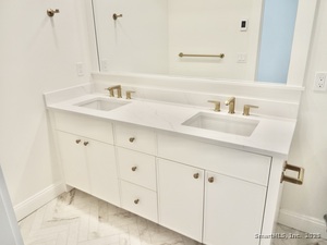 Homes for sale in Fairfield, CT | 245 Unquowa Rd #11, Fairfield, CT 06824 | MLS# 24142747