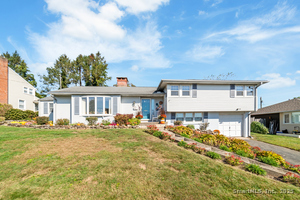 Homes for sale in Naugatuck, CT | 15 Summit Rd, Naugatuck, CT 06770 | MLS# 24142802