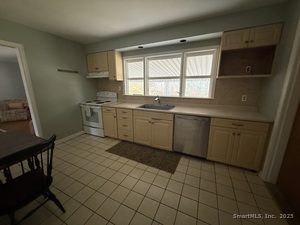 Homes for sale in Fairfield, CT | 8 Nelson Pl, Fairfield, CT 06825 | MLS# 24126764