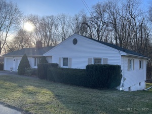 Homes for sale in Seymour, CT | 31 Skokorat St, Seymour, CT 06483 | MLS# 24119368