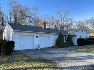 Homes for sale in Seymour, CT | 31 Skokorat St, Seymour, CT 06483 | MLS# 24119368