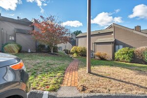 Homes for sale in Glastonbury, CT | 81 Hollister Way N #81, Glastonbury, CT 06033 | MLS# 24142883