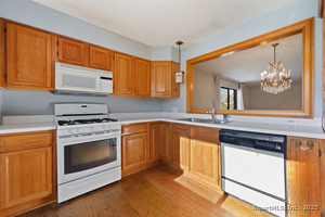 Homes for sale in Stratford, CT | 522 Iroquois Ln #B, Stratford, CT 06614 | MLS# 24141511