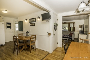 Homes for sale in Wallingford, CT | 19 Carriage Dr, Wallingford, CT 06492 | MLS# 24142510