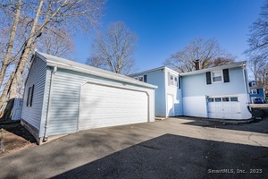 Homes for sale in Wallingford, CT | 19 Carriage Dr, Wallingford, CT 06492 | MLS# 24142510