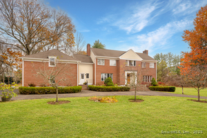 Homes for sale in Stamford, CT | 77 Aspen Ln, Stamford, CT 06903 | MLS# 24139725