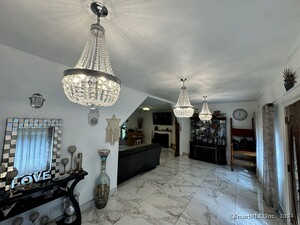 Homes for sale in West Hartford, CT | 170 Hunter Dr, West Hartford, CT 06107 | MLS# 24143099