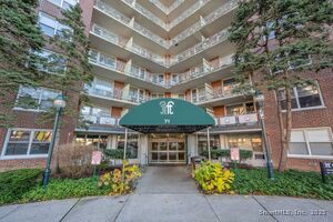 Homes for sale in Stamford, CT | 71 Strawberry Hill Ave #APT 118, Stamford, CT 06902 | MLS# 24141473