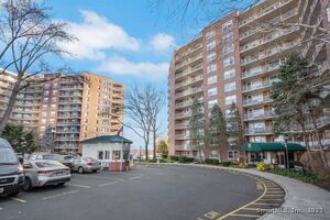 Homes for sale in Stamford, CT | 71 Strawberry Hill Ave #APT 118, Stamford, CT 06902 | MLS# 24141473
