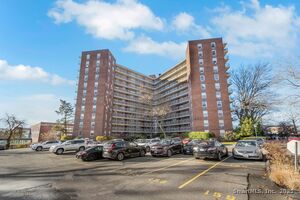 Homes for sale in Stamford, CT | 71 Strawberry Hill Ave #APT 118, Stamford, CT 06902 | MLS# 24141473
