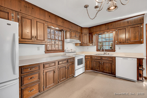 Homes for sale in Woodbury, CT | 667 Upper Grassy Hill Rd, Woodbury, CT 06798 | MLS# 24142886