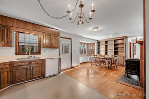 Homes for sale in Woodbury, CT | 667 Upper Grassy Hill Rd, Woodbury, CT 06798 | MLS# 24142886