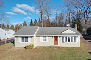 Homes for sale in Meriden, CT | 104 Robin Hill Rd, Meriden, CT 06450 | MLS# 24142809