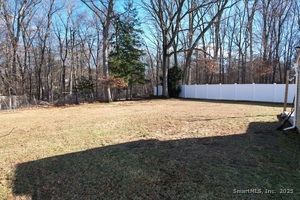 Homes for sale in Meriden, CT | 104 Robin Hill Rd, Meriden, CT 06450 | MLS# 24142809