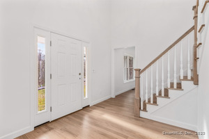 Homes for sale in Avon, CT | 60 Hollister Dr, Avon, CT 06001 | MLS# 24143010